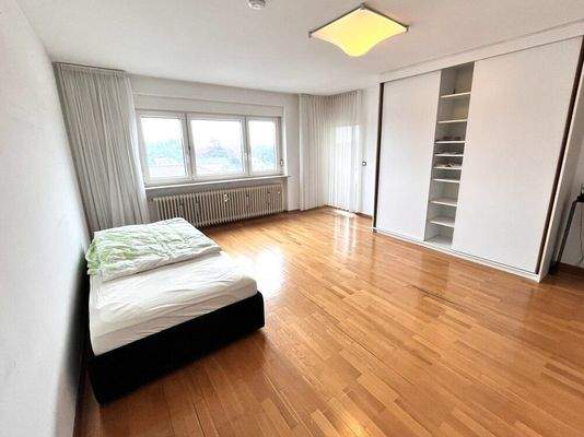 Die beiden hellen ...