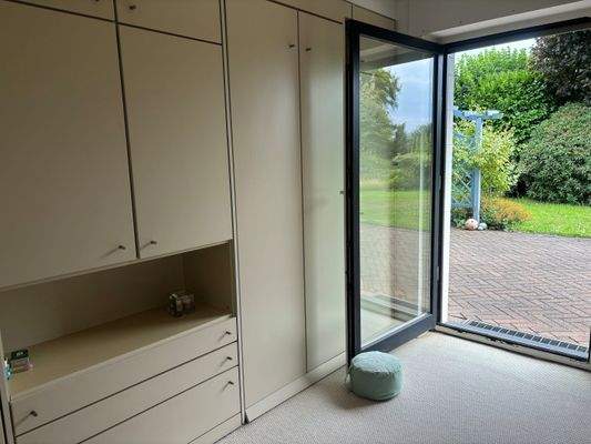 Einbauwand mit Schrankbett.jpg