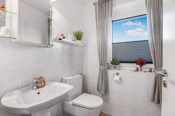 Gäste-WC mit Tageslicht