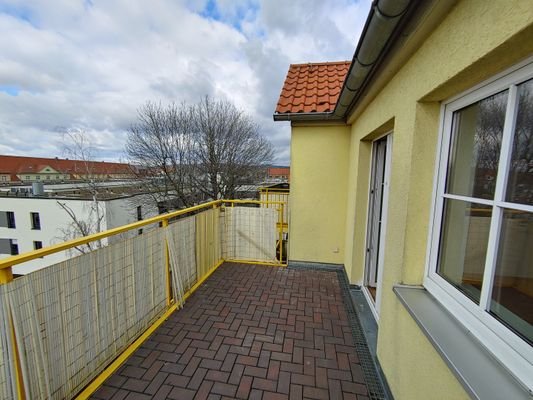 Balkon am Wohnzimmer Beispielfoto 2.jpg