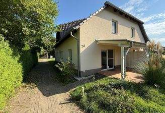 Doppelhaushälfte mit Garten