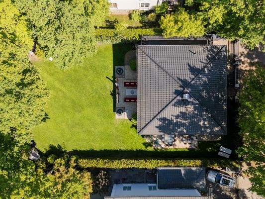 Großer Garten mit Altbaumbestand