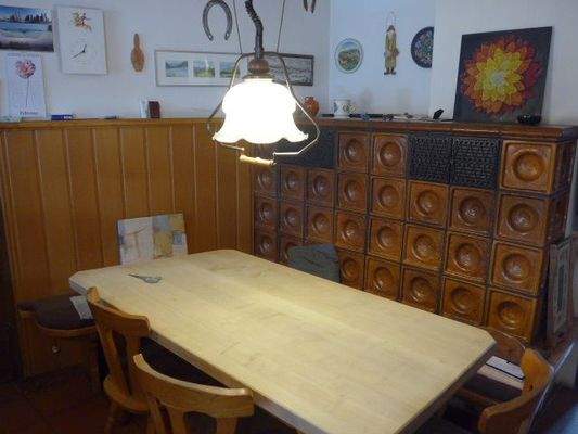 Kachelofen in der Küche.JPG