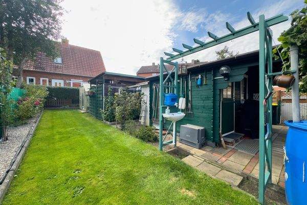 Garten und Nebengebäude