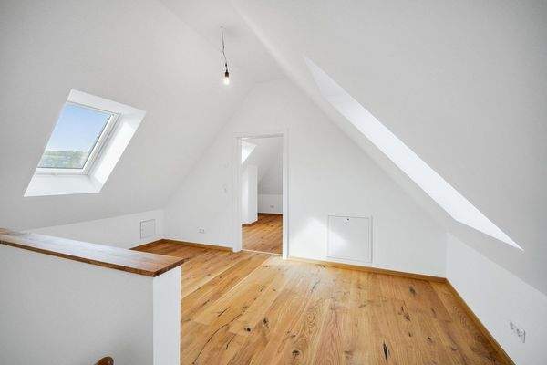 Ankleide/Office 2. DG