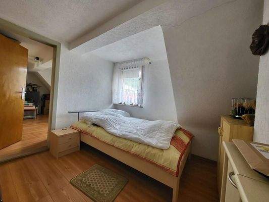 Durchgangszimmer DG