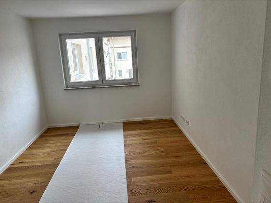 Schlafzimmer 2 (5).jpeg