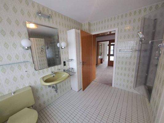 Badezimmer im Erdgeschoss