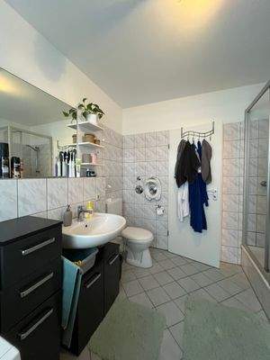 Modernes Badezimmer