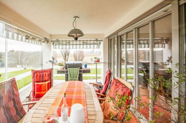 Verglaste Terrasse im EG