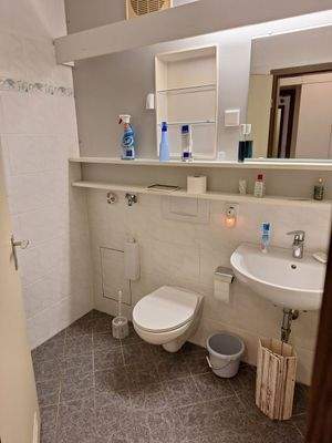 Modernes Badezimmer im 4. Stock