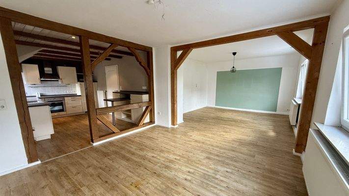 Ess- und Wohnbereich im OG