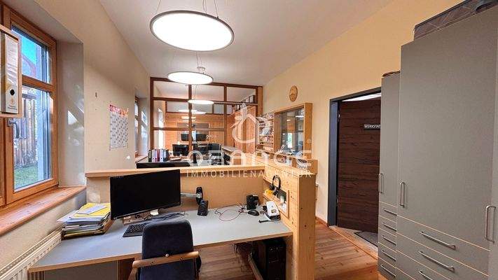 Gemeinschaftsbüro – Platz für bis zu 3 Arbeitsplätze