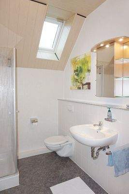 weiteres Bad - mit Dusche