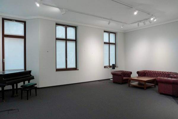 1.OG_Büroraum teilmöbliert