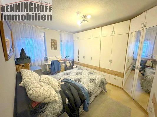 Schlafzimmer 1.OG links