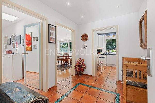 großzügiger Eingangsbereich