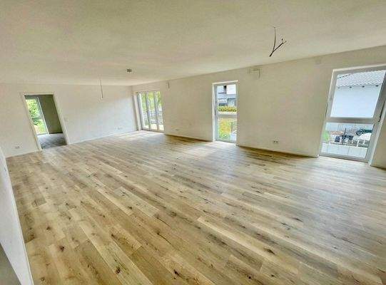 großer Wohn-/Ess-/Kochbereich