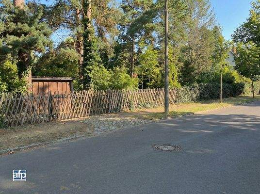 Haus mit Garten - v3