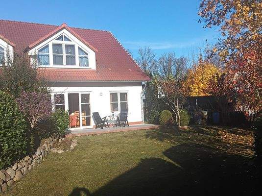 Garten mit Friesenwall