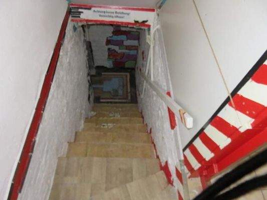 Treppen zum Kellergeschoss