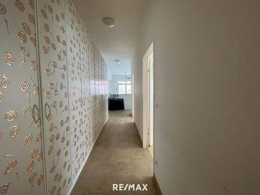 Flur mit Stauraumschränken