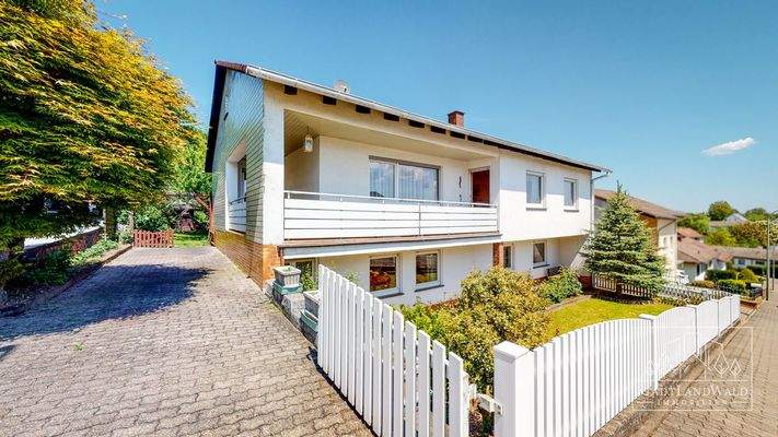 Zweite Hofeinfahrt - Vorgarten