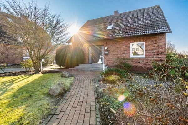 Bad-Bramstedt-Charmantes-Einfamilienhaus-mit-großem-Garten-2 - Kopie