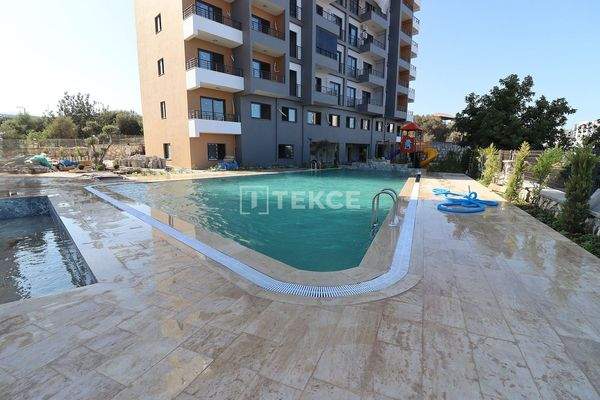 Investment Apartments in a Complex Near the Sea in Limonlu Mersin