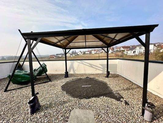 Wellness-Sonnen-Terrasse   über Garage