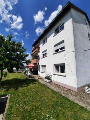 Außenansicht mit Garten.jpeg