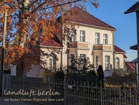 Seite zum südöstl. Nachbarn.jpg