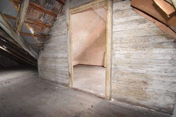 32 Dachboden.JPG