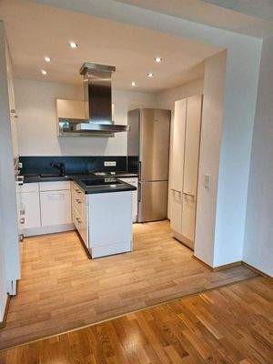 Helle und moderne Küche