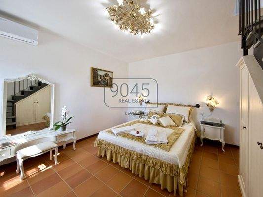 12 Hektar grosser Landsitz mit Panoramaausblick, Pool in Val di Chiana