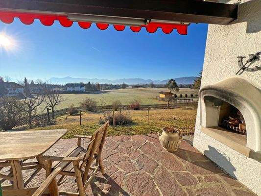 Terrasse mit Außenkamin