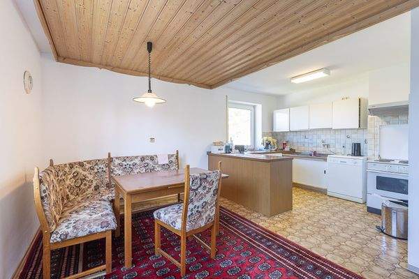 Küche mit Essbereich.jpg