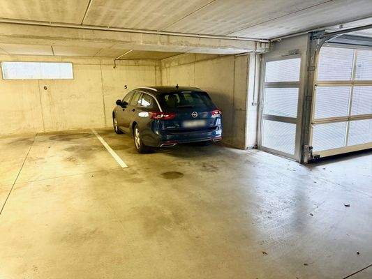 Tiefgaragenstellplatz