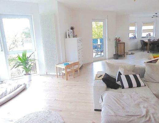 Offener Wohn-Essbereich obere Wohnung