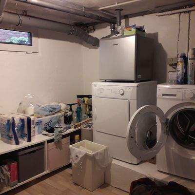 Unten gleich rechts : Der Hauswirtschaftsraum