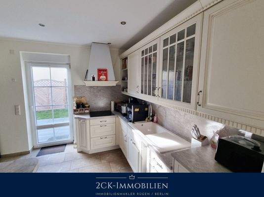 Einbauküche mit Terrassenzugang