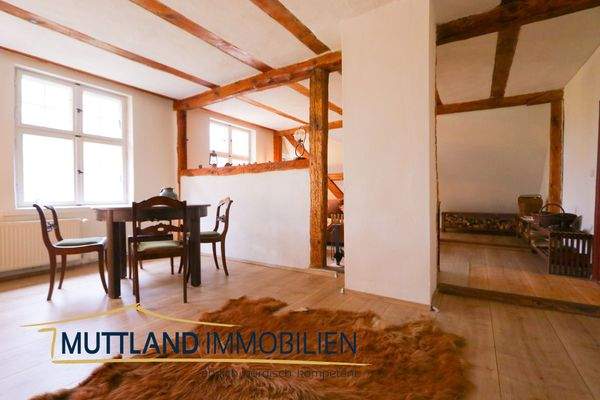 Wohnzimmer mit Kamin