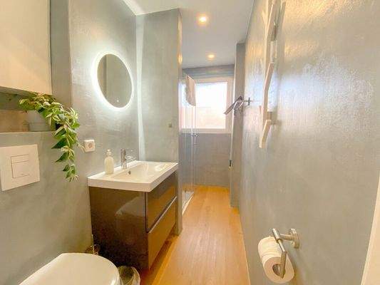 modernes Tageslichtbad