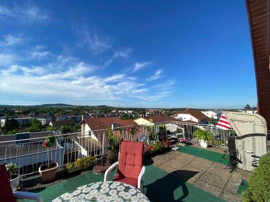 Terrasse OG nach Südwesten mit Blick zum „Letzenbuckel“