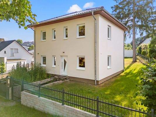 Außenansicht Eingang 2.JPG