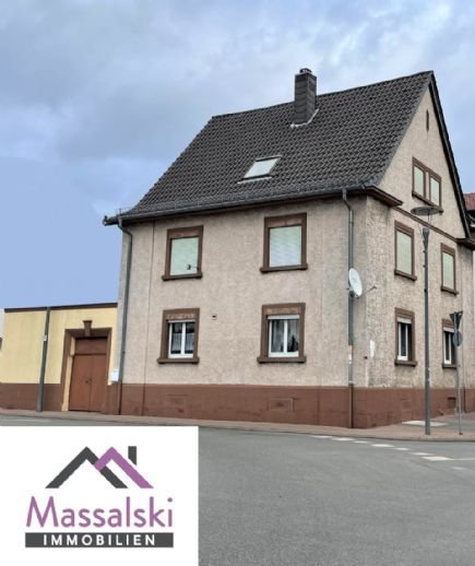 *** Kernsanierungsbedürftiges Einfamilienhaus mit sehr viel Potential direkt im Stadtzentrum von Eisenberg/Pfalz ***