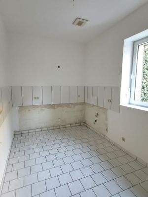 Küche mit Fenster.jpg