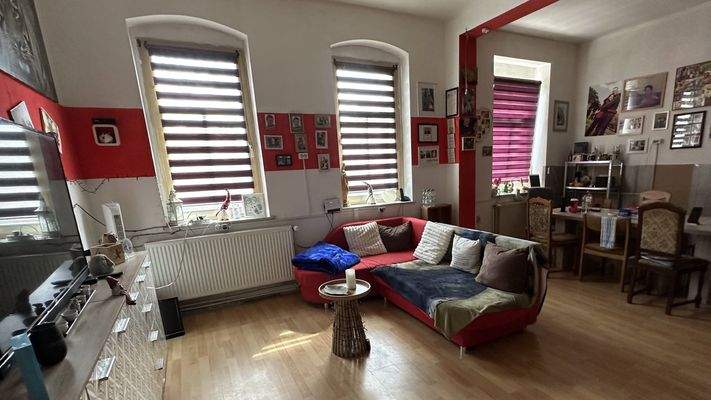 Wohnzimmer mit Essecke im EG