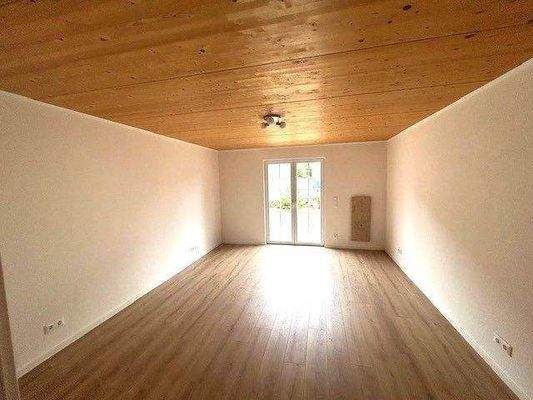 Schlafzimmer im Erdgeschoss mit Zugang zurTerrasse