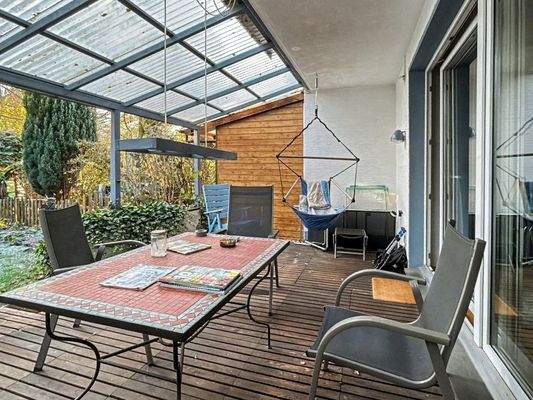 überdachte Terrasse